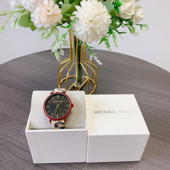 Michael Kors MK2931 Chettah Watch - Picture 4 of 6